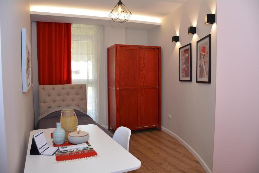 Central Comfy Apartment Tirana Esterno foto