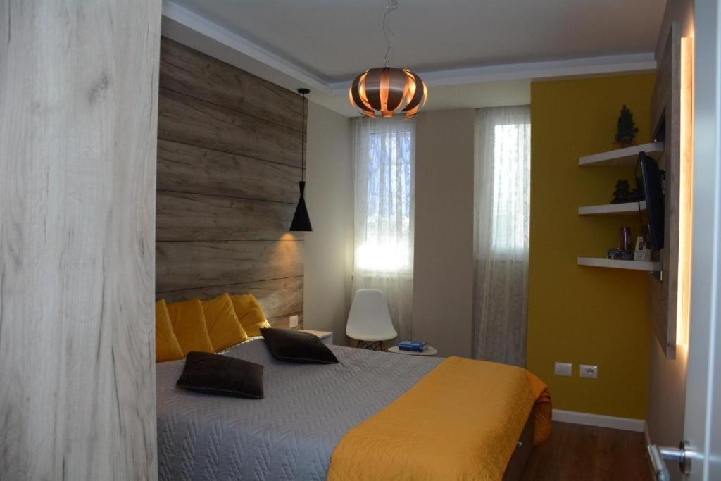 Central Comfy Apartment Tirana Esterno foto